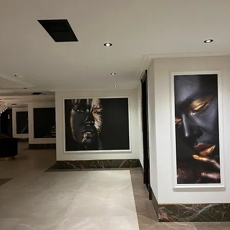 Luxury Premium Finese 酒店 *