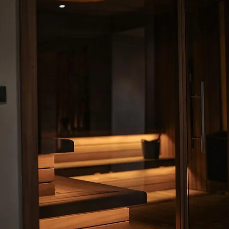 Luxury Premium Finese فندق
