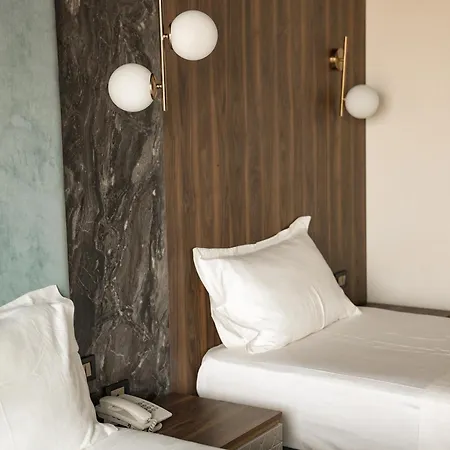 Luxury Premium Finese فندق