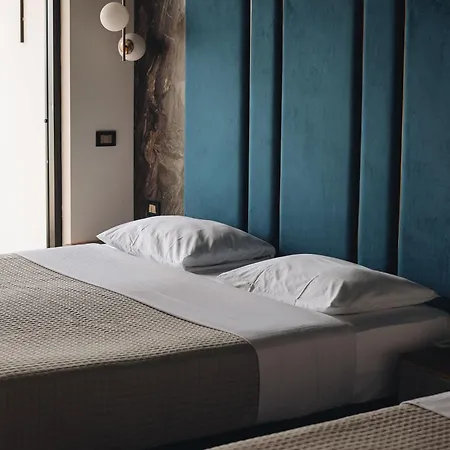 Luxury Premium Finese فندق *