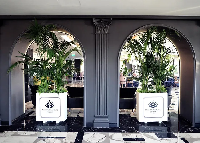 Luxury Premium Finese Hotel *