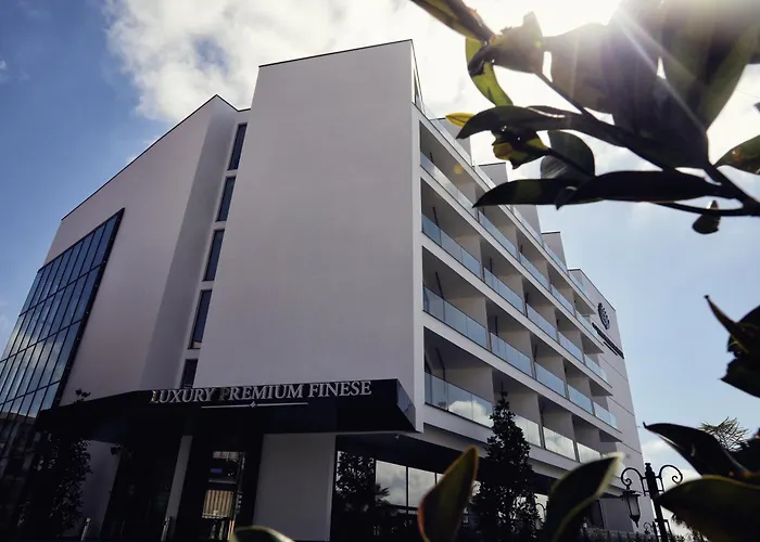 Luxury Premium Finese Hotel Golem (Tirana)