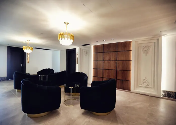 Luxury Premium Finese Hotel *