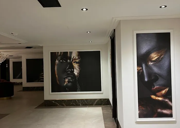 Luxury Premium Finese Hotel *